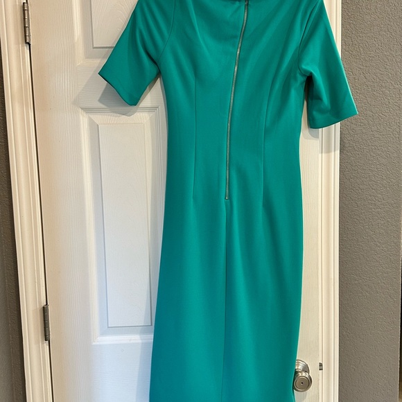 Maggy London Blue Ruched Sheath Dress with Cowl Neck and Short Sleeves - Picture 3 of 4